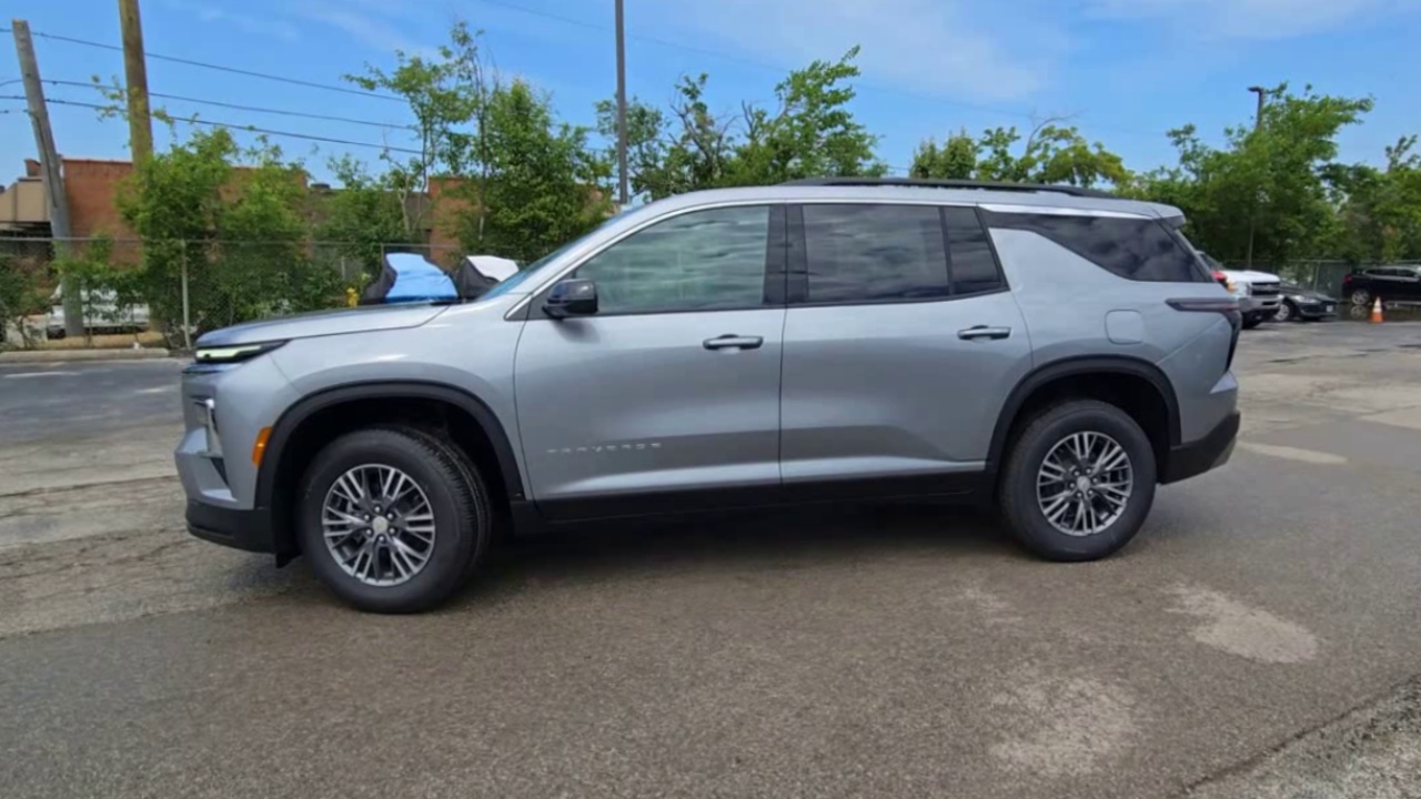 2025 Chevrolet Traverse photo 28