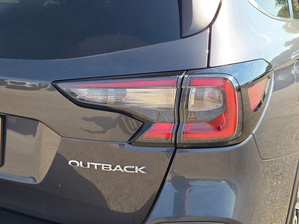 2020 Subaru Outback Premium photo 10