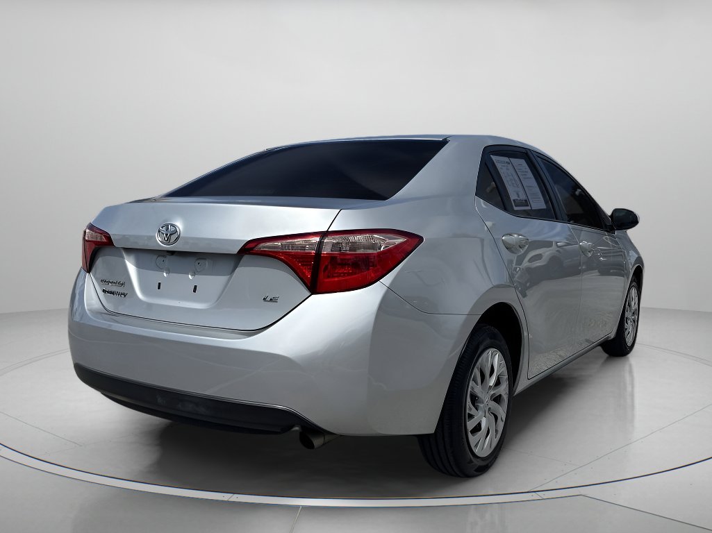 2017 Toyota Corolla L photo 2