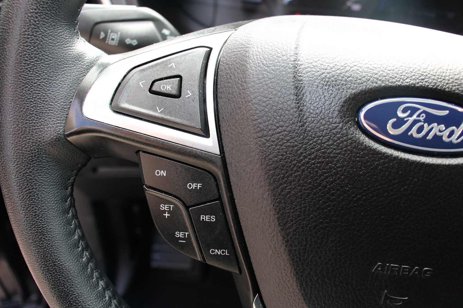 2024 Ford Edge SEL photo 11