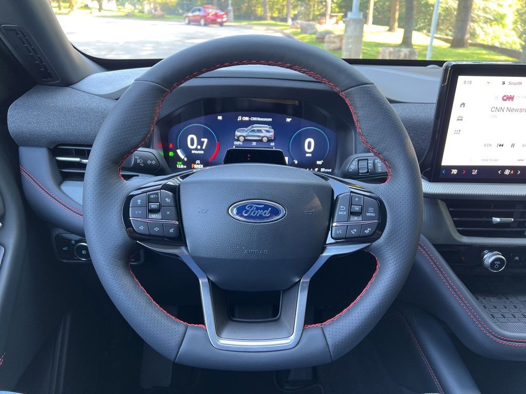 2025 Ford Explorer ST-Line photo 15