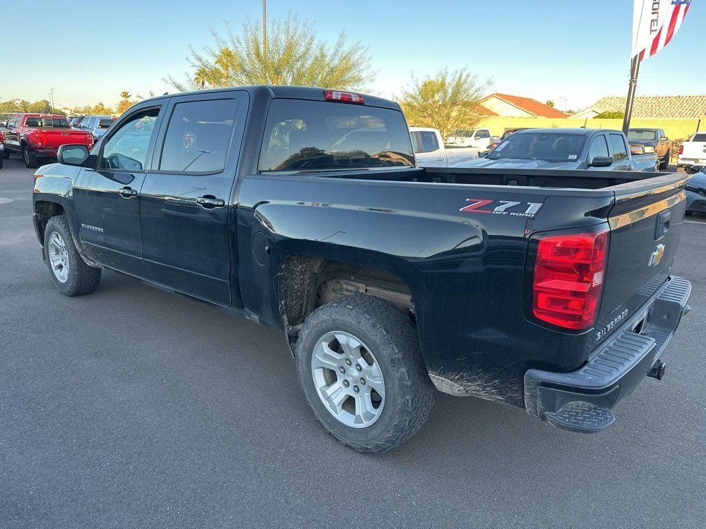 2018 Chevrolet Silverado 1500 LT photo 3
