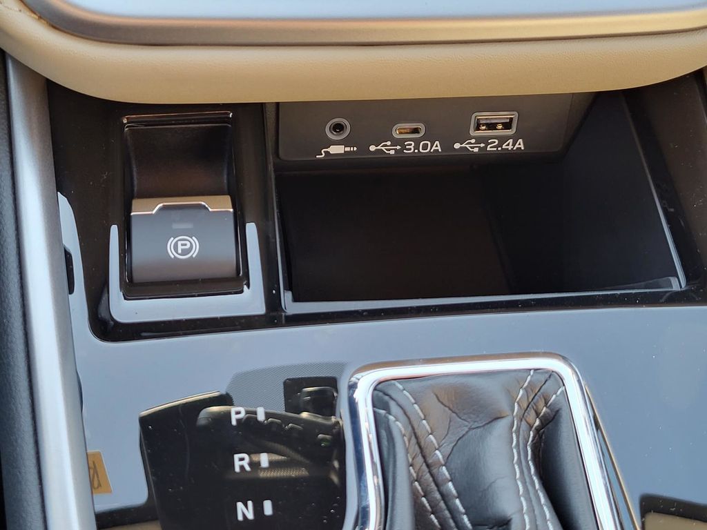 2025 Subaru Outback Limited photo 10
