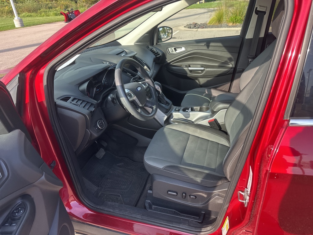 Used 2016 Ford Escape SE with VIN 1FMCU9GX6GUC21447 for sale in Onalaska, WI
