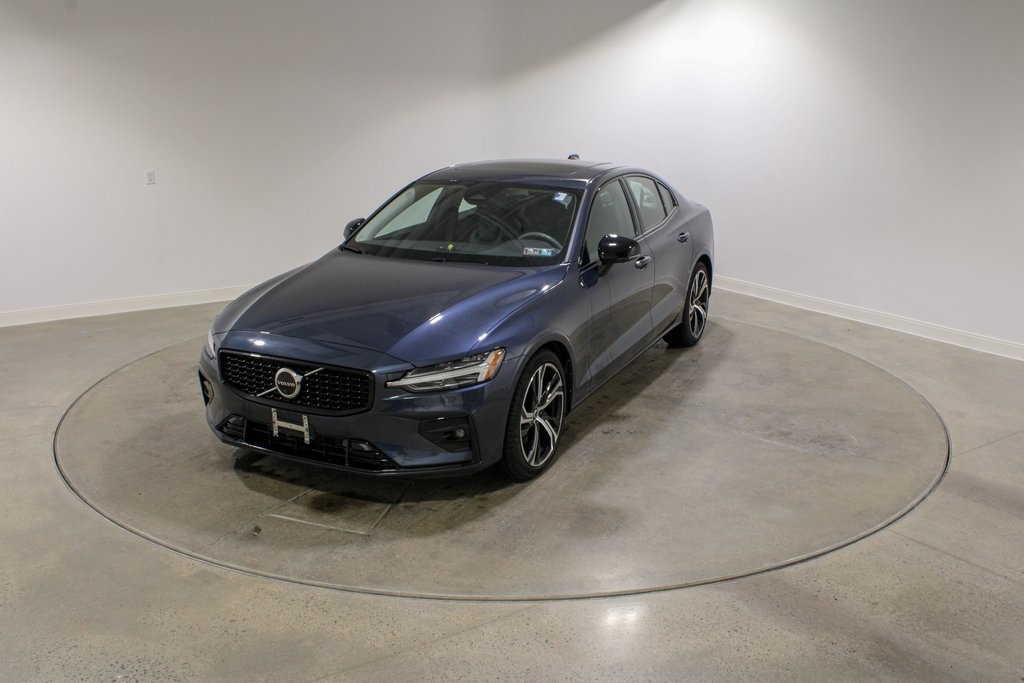 2023 Volvo S60 Plus's photo