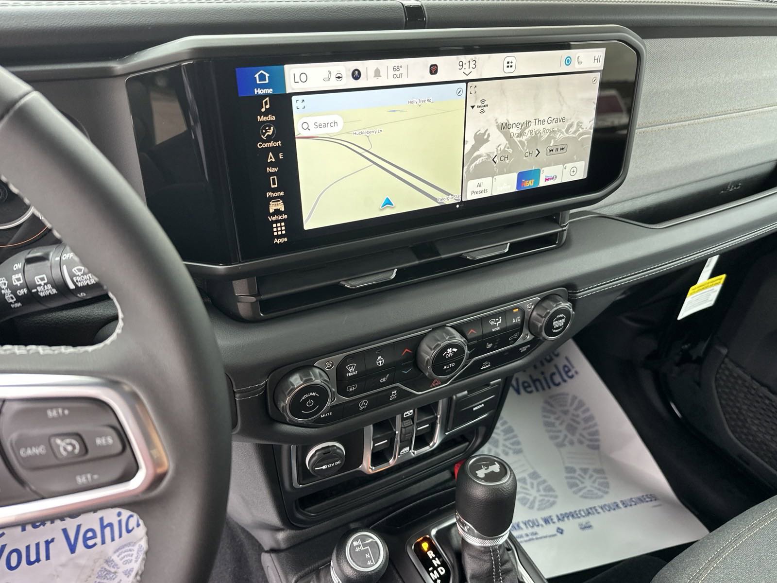 2025 Jeep Wrangler Sahara photo 27