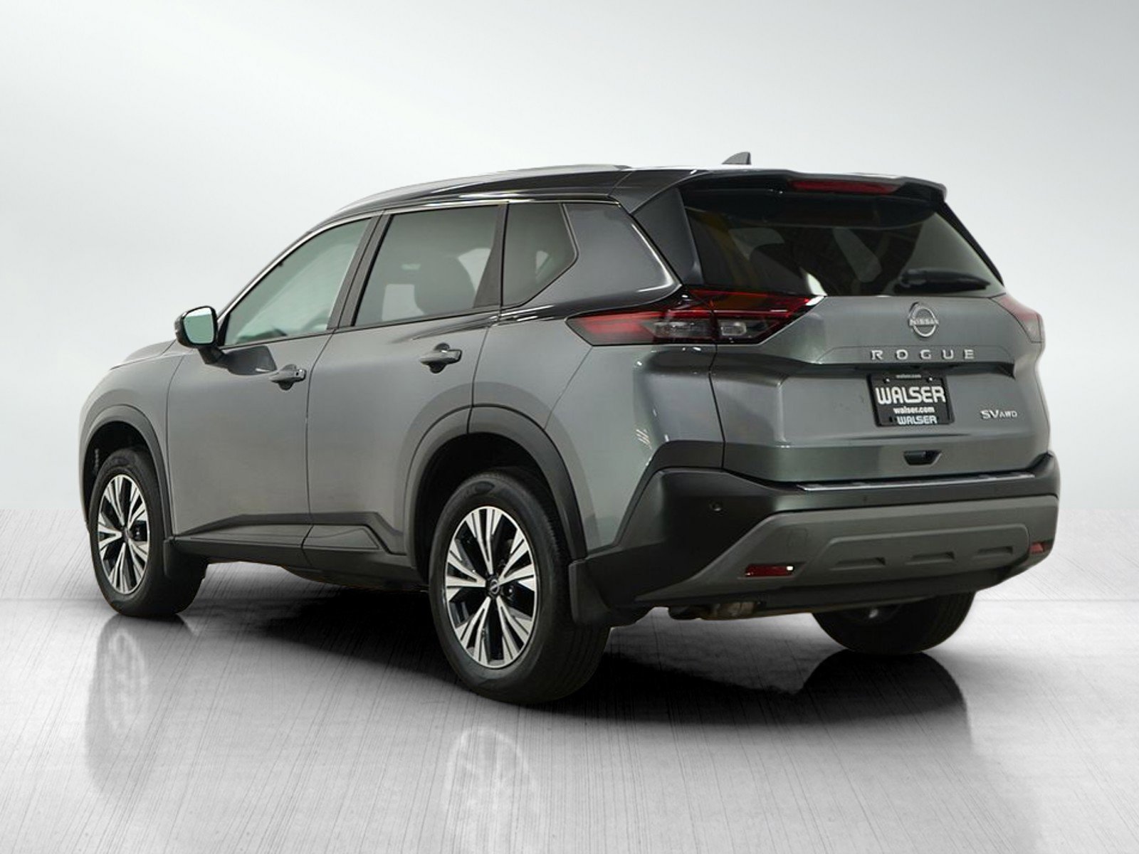 2022 Nissan Rogue SV photo 2