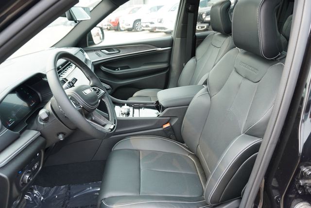 2024 Jeep Grand Cherokee Overland 4xe photo 14