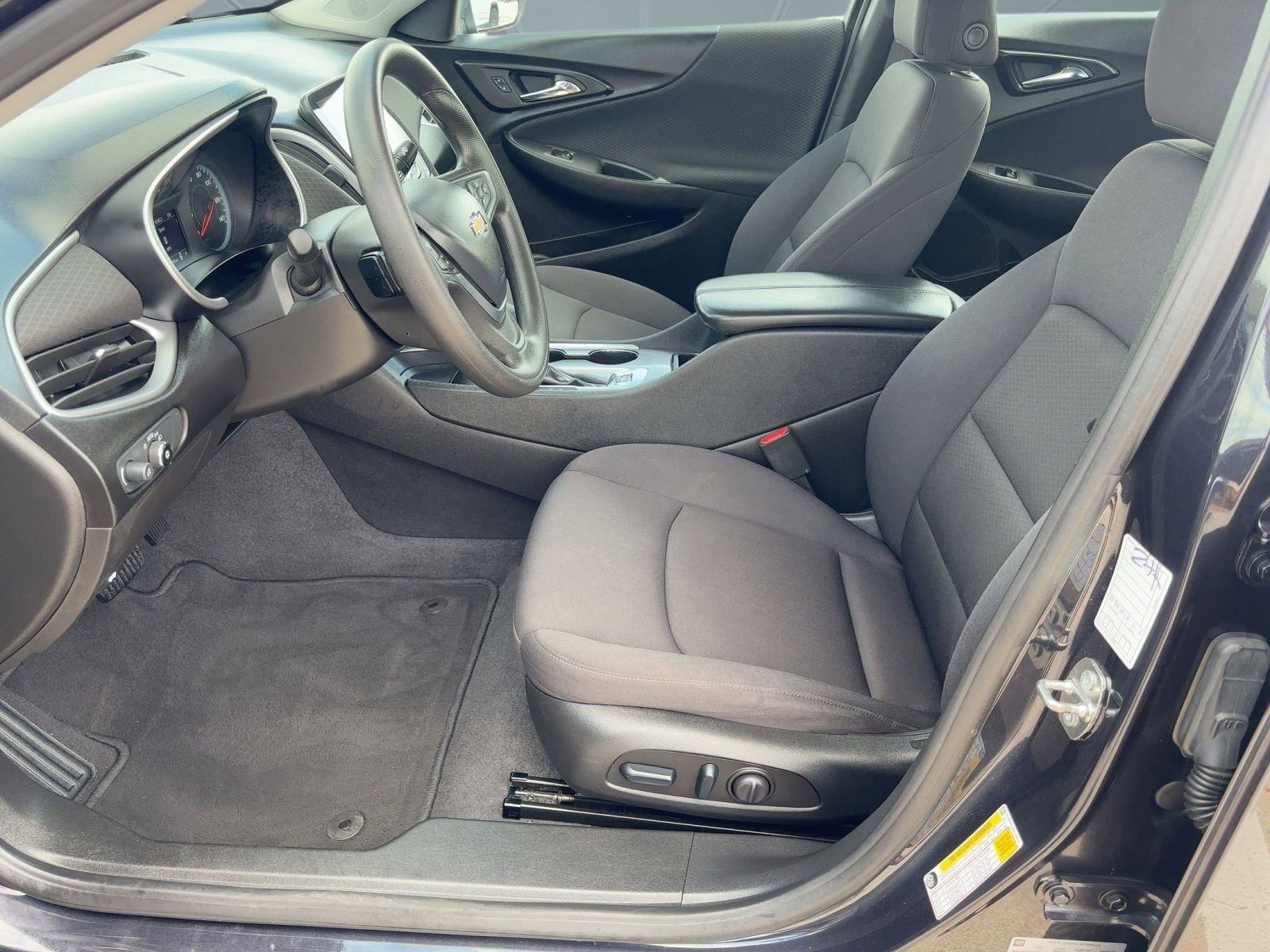 2023 Chevrolet Malibu 1LT photo 4