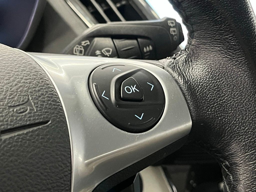 2016 Ford C-Max Energi SEL photo 20