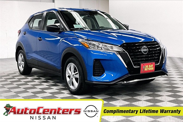 2025 Nissan KICKS PLAY Base's photo