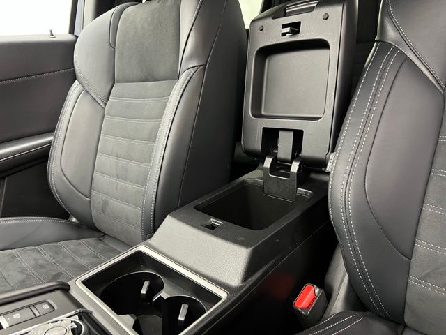 2024 Mitsubishi Outlander SE photo 19