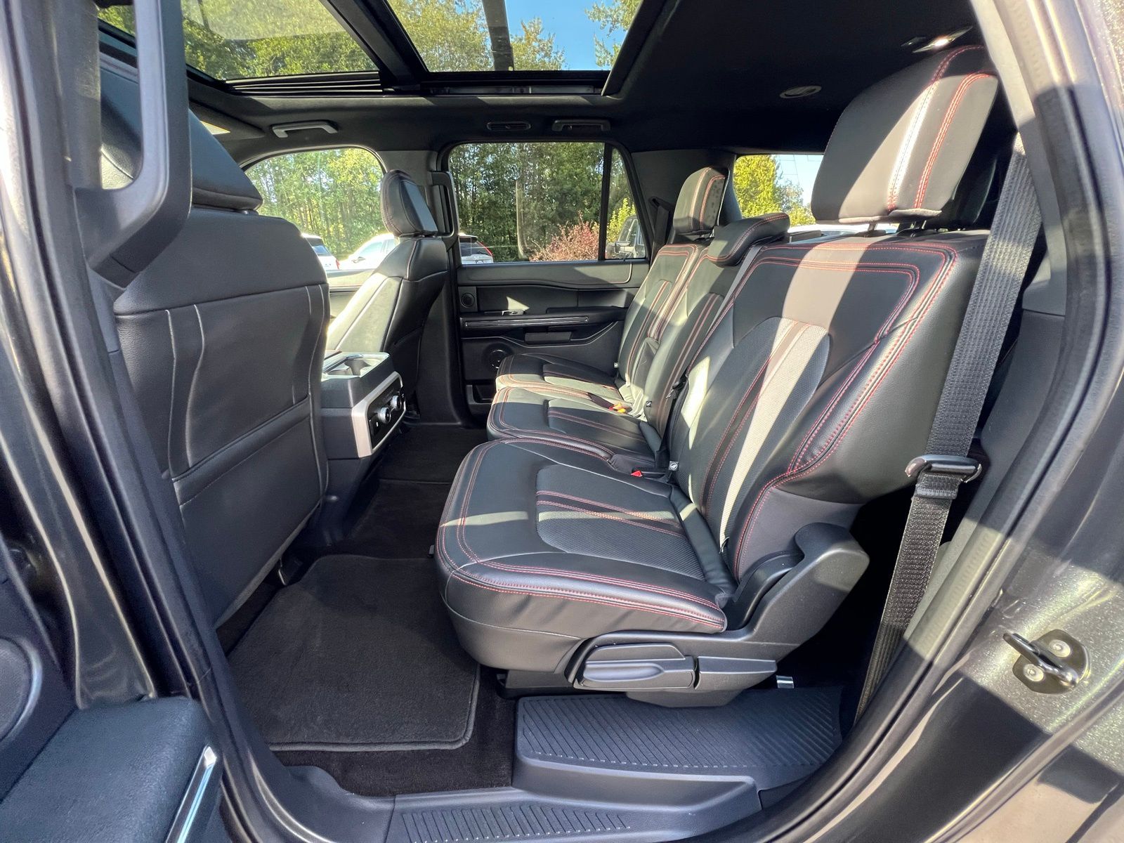 2022 Ford Expedition MAX Limited photo 19