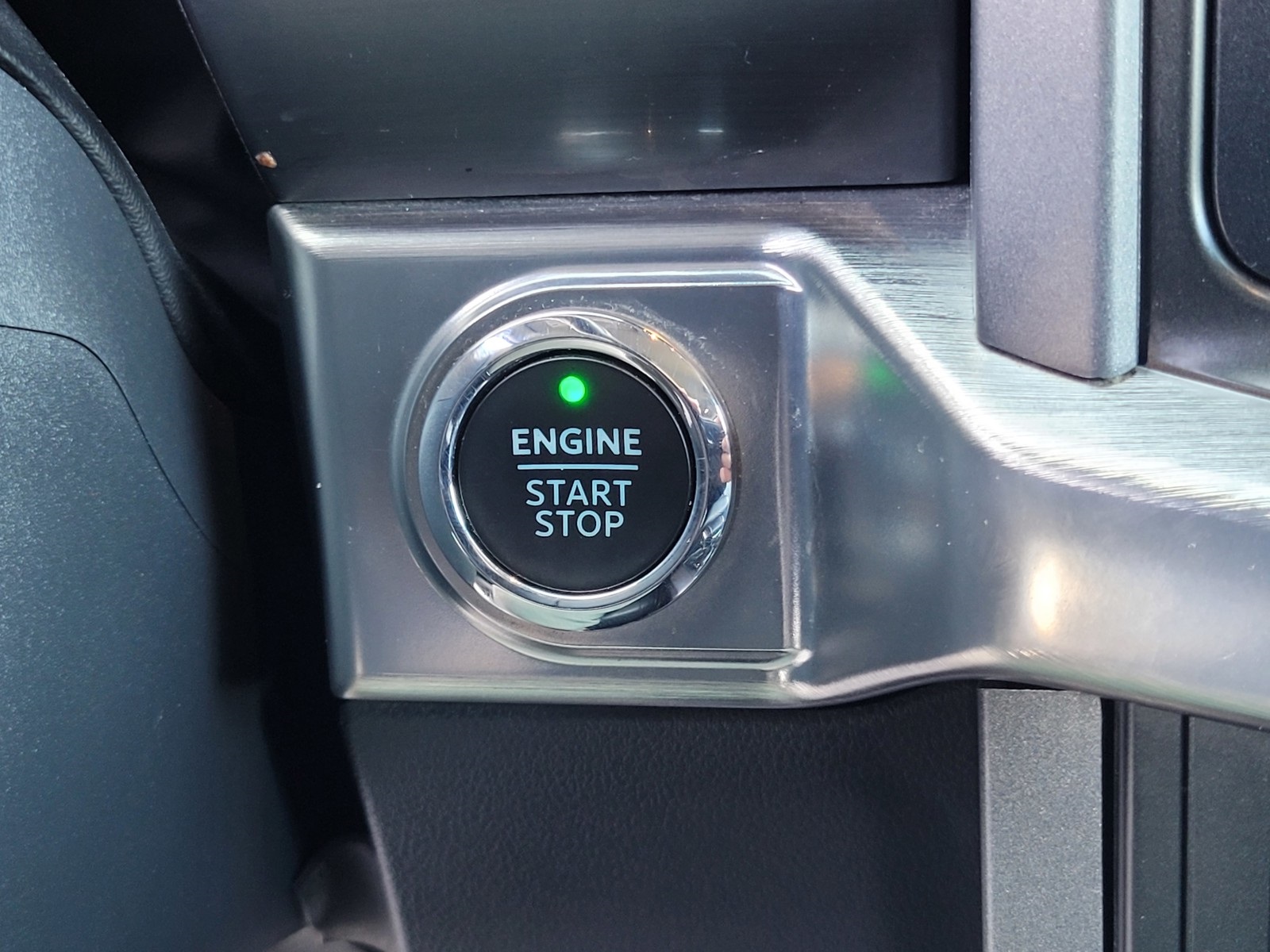 2023 Ford F-150 Lariat photo 24