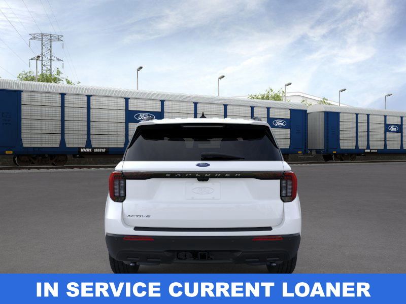 2025 Ford Explorer photo 6