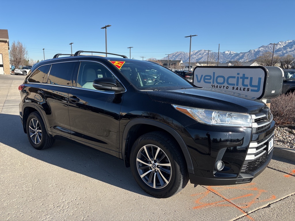 2017 Toyota Highlander XLE's photo