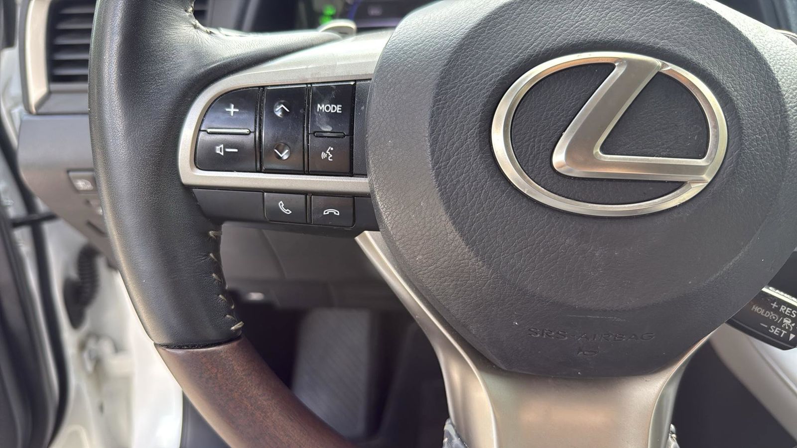 2020 Lexus RX 450h Premium photo 18