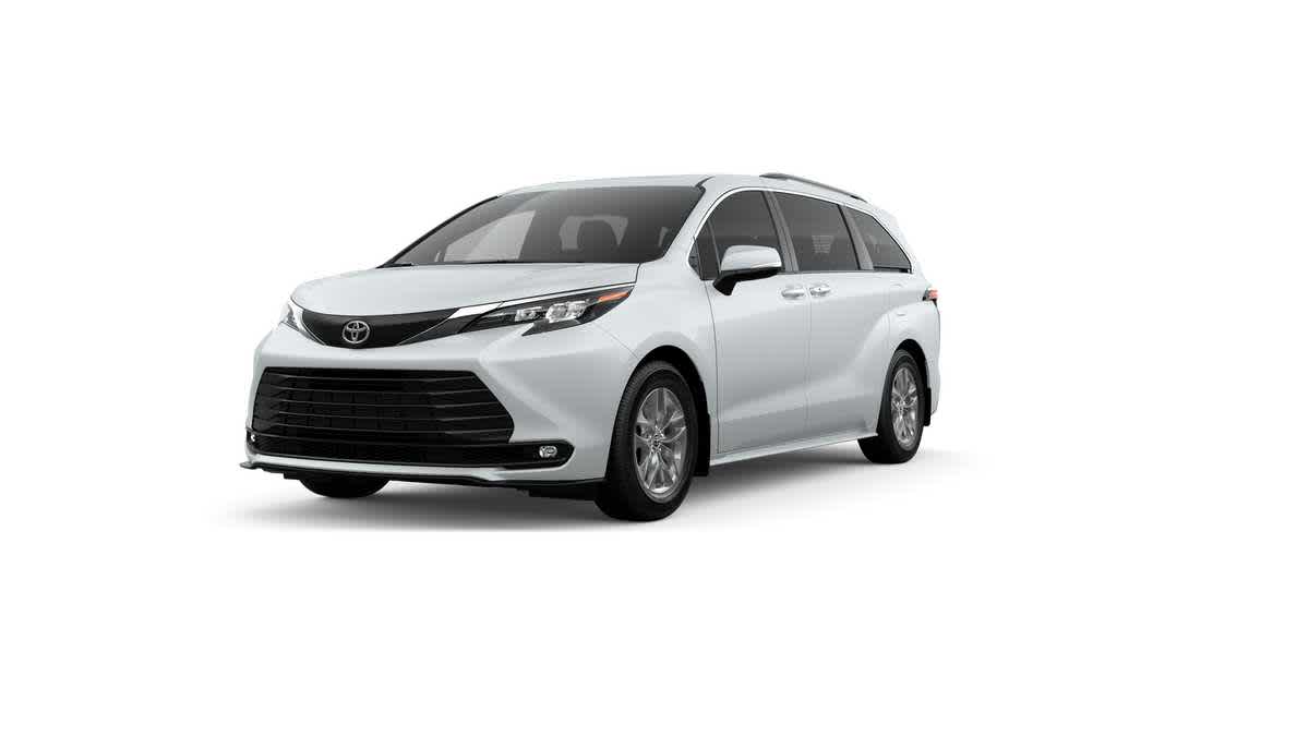 2026 Toyota Sienna XLE's photo