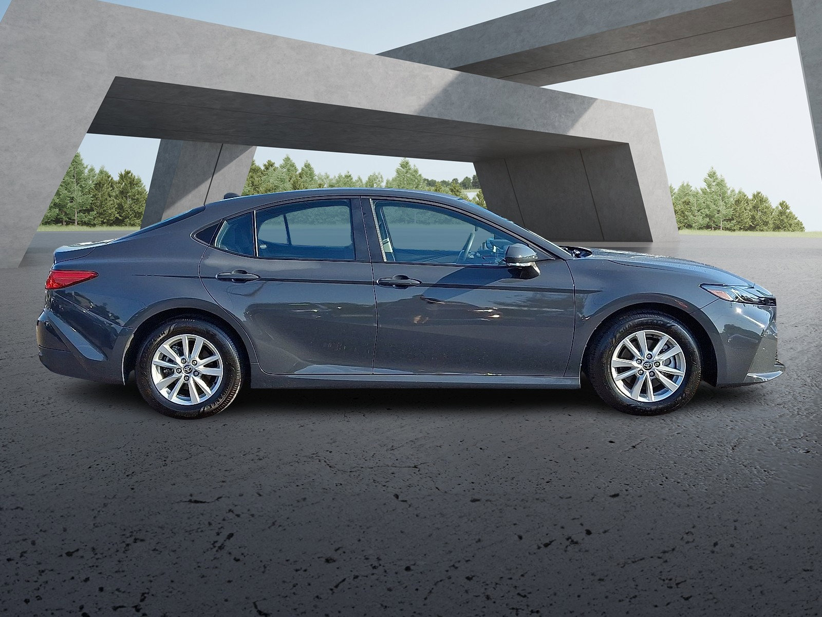 2025 Toyota Camry LE photo 5