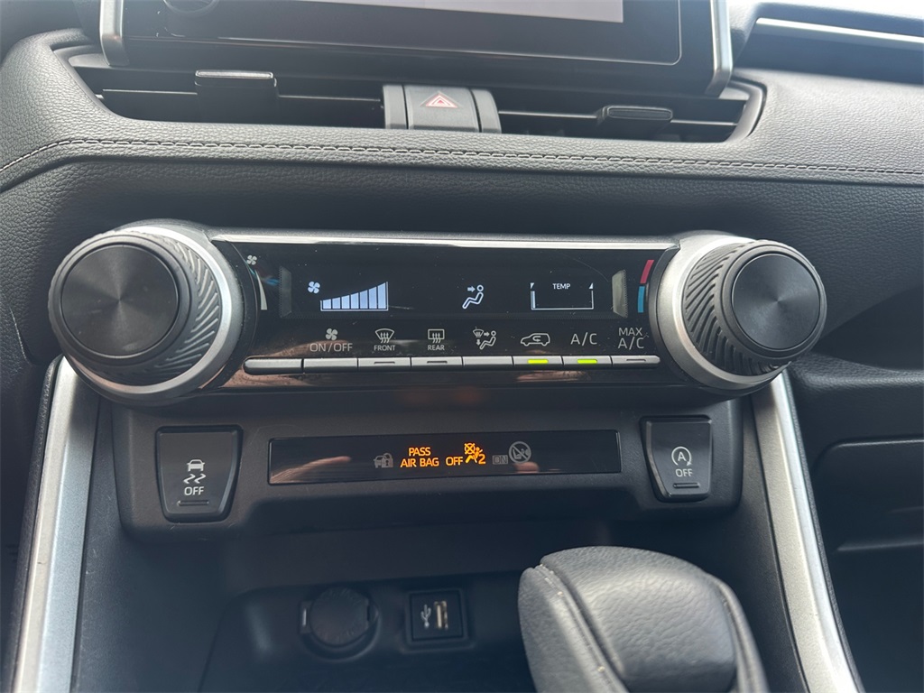 2024 Toyota RAV4 LE photo 20