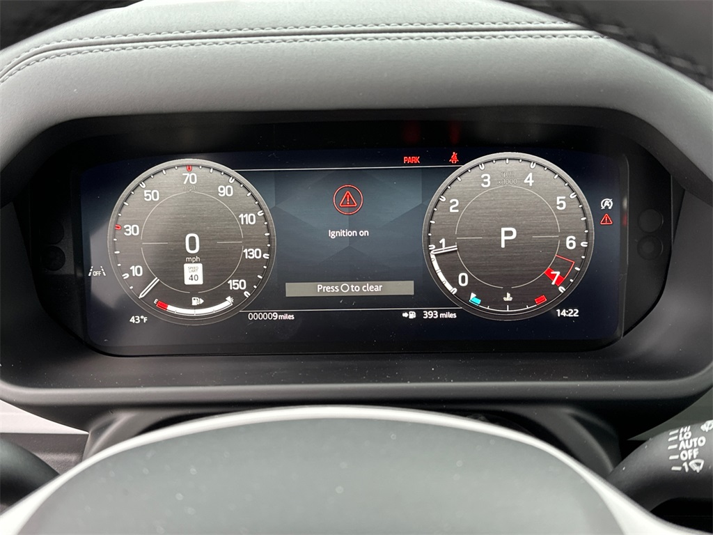 2025 Land Rover Defender 110 S photo 17