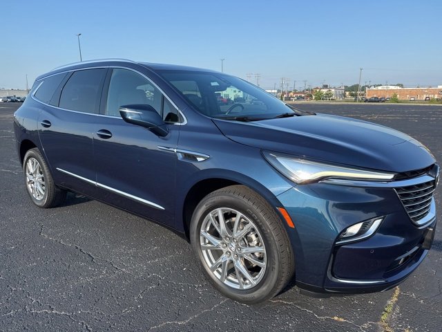 2023 Buick Enclave Premium photo 3
