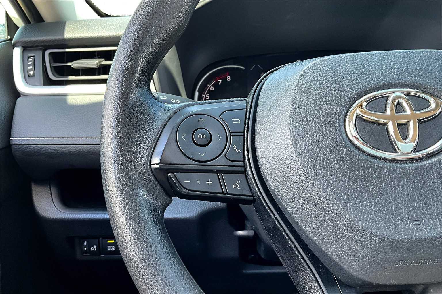 2024 Toyota RAV4 LE photo 23