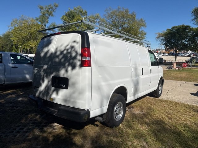 2025 Chevrolet Express Cargo 2500 photo 3