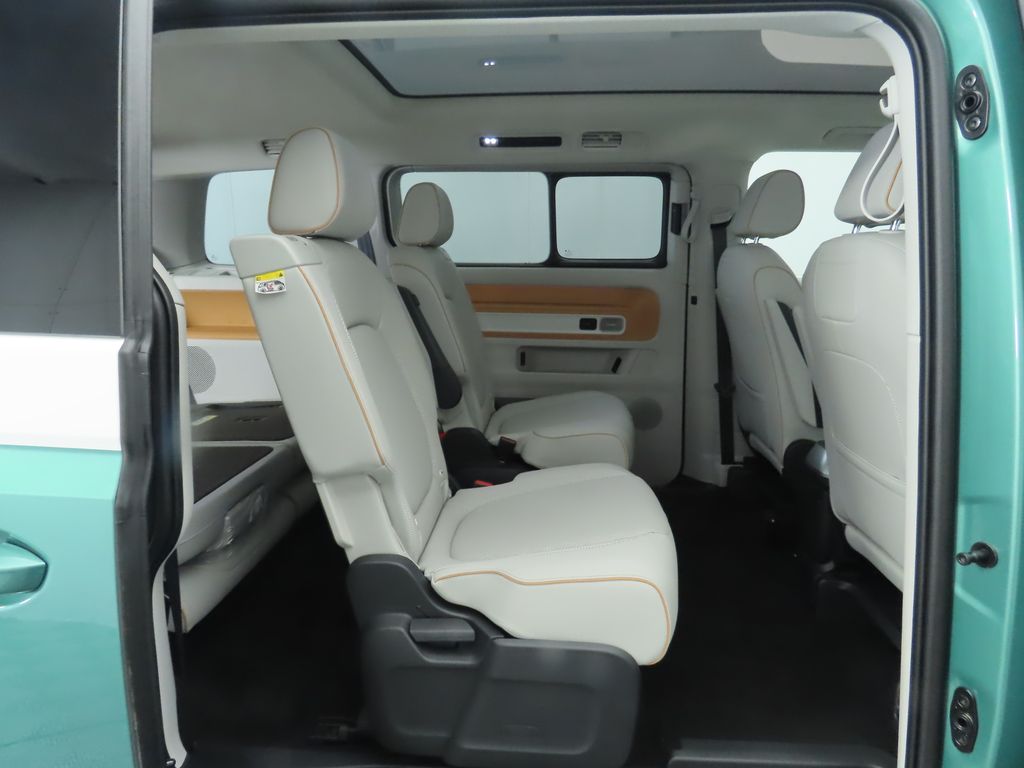 2025 Volkswagen ID. Buzz Pro Plus photo 21
