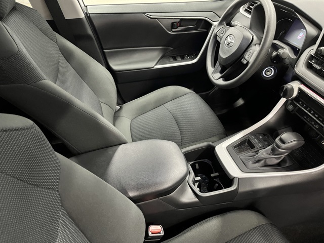 2024 Toyota RAV4 LE photo 17