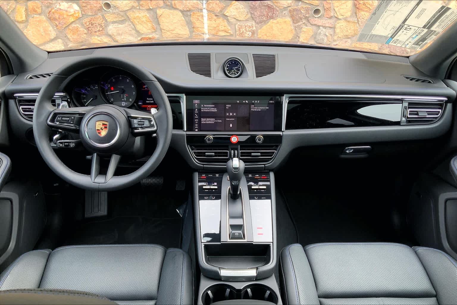 2024 Porsche Macan T photo 8