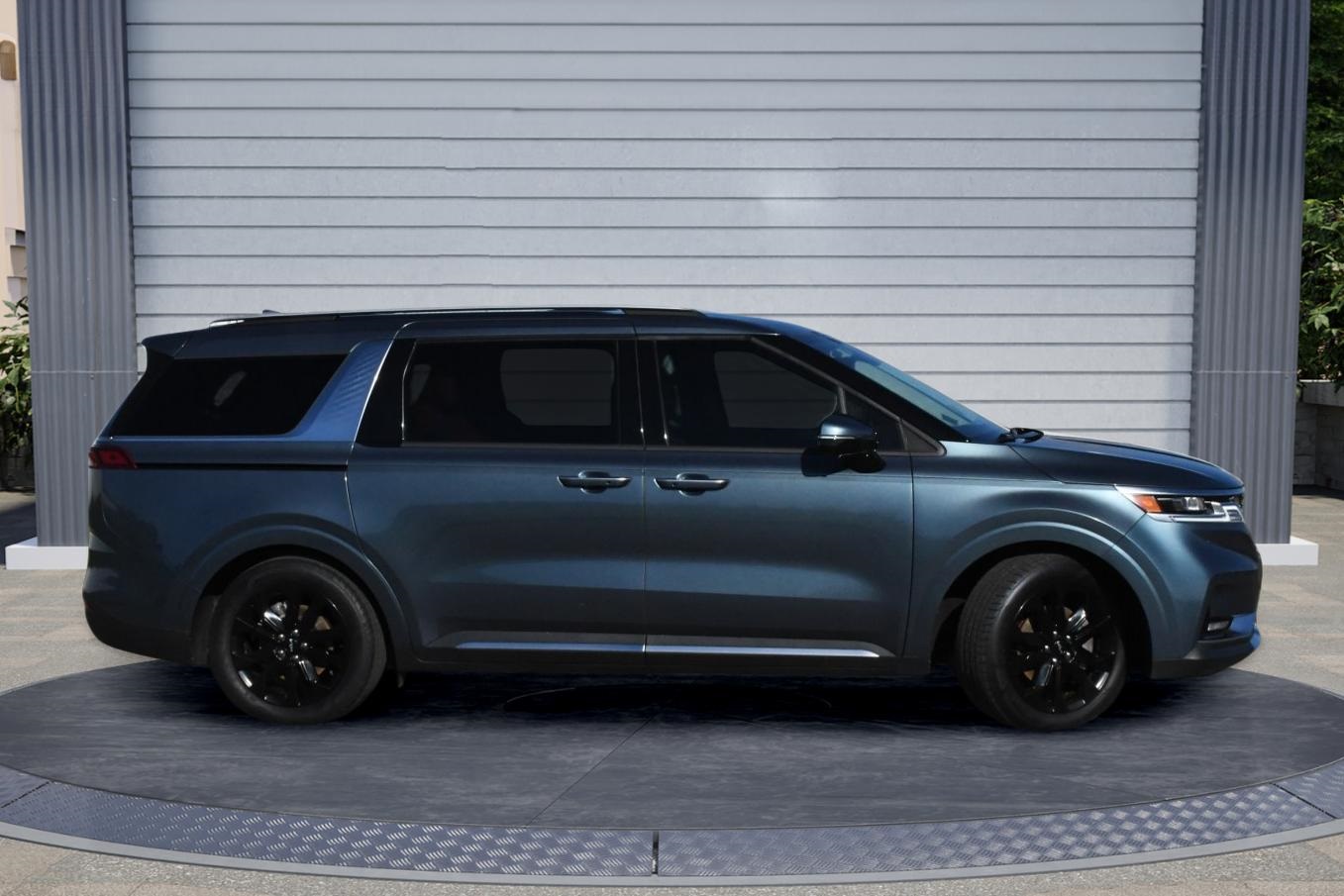 2022 Kia Carnival SX Prestige photo 2