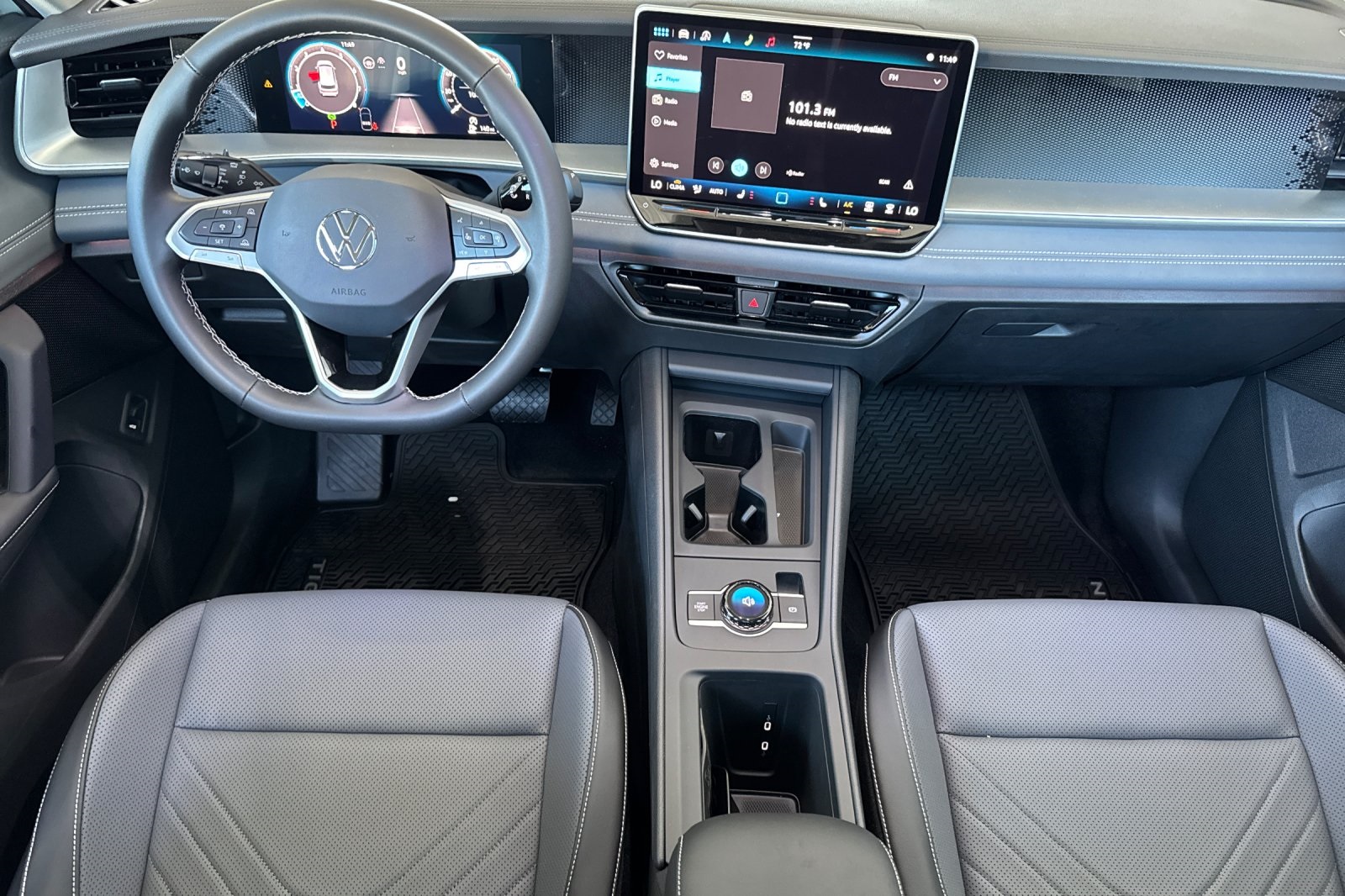 2025 Volkswagen Tiguan SE photo 10