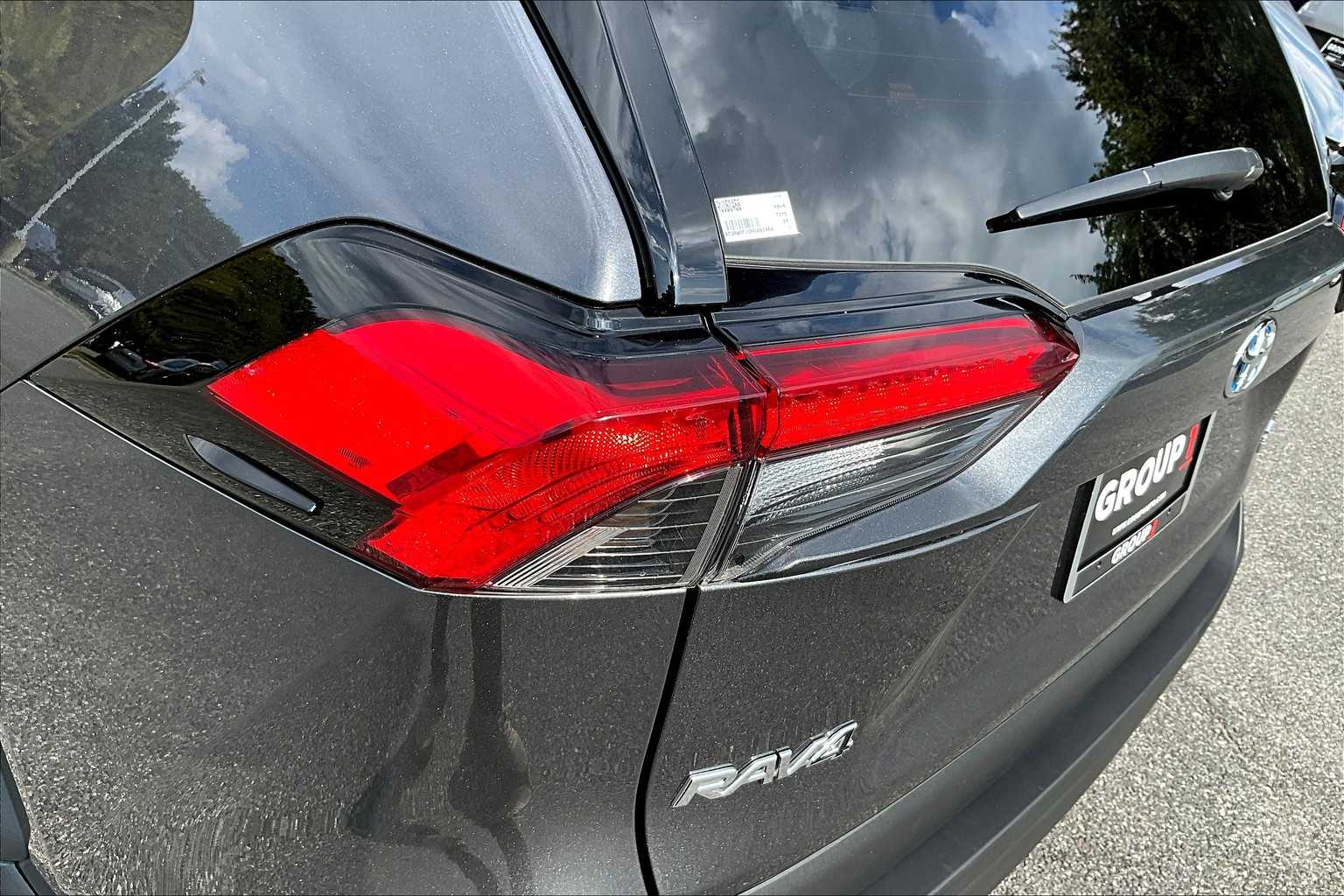2024 Toyota RAV4 Hybrid XLE photo 26