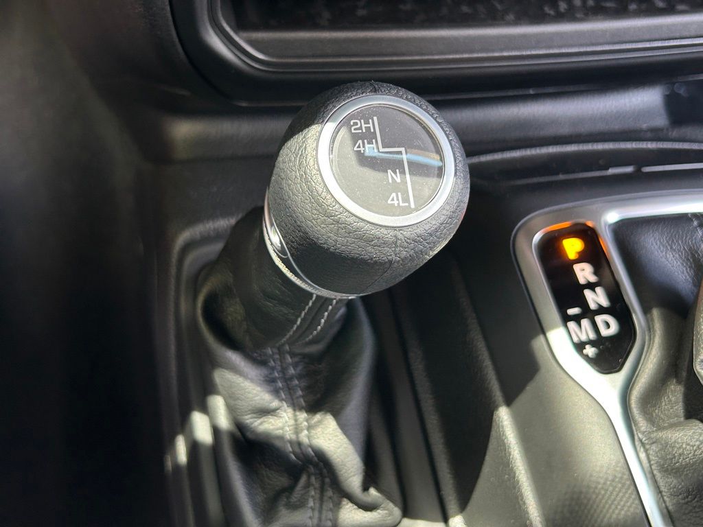 2025 Jeep Gladiator Sport S photo 34