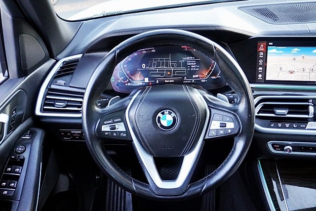 Used 2020 White BMW sDrive40i image 22