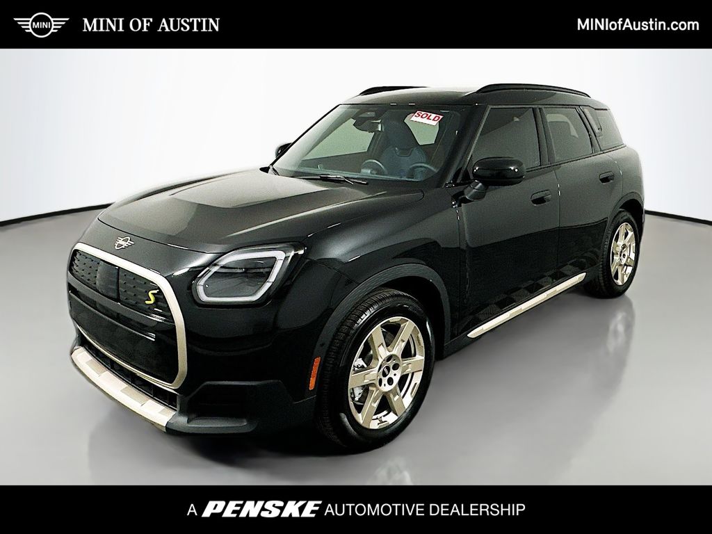 2025 MINI Countryman SE's photo