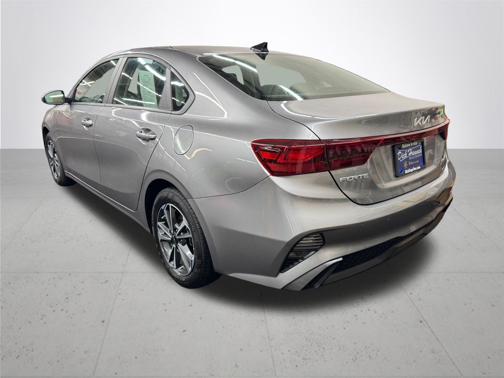 2024 Kia Forte LXS photo 4