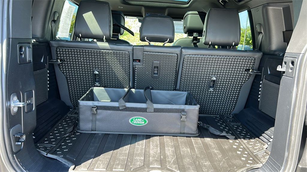 2024 Land Rover Defender 110 X-Dynamic SE photo 28