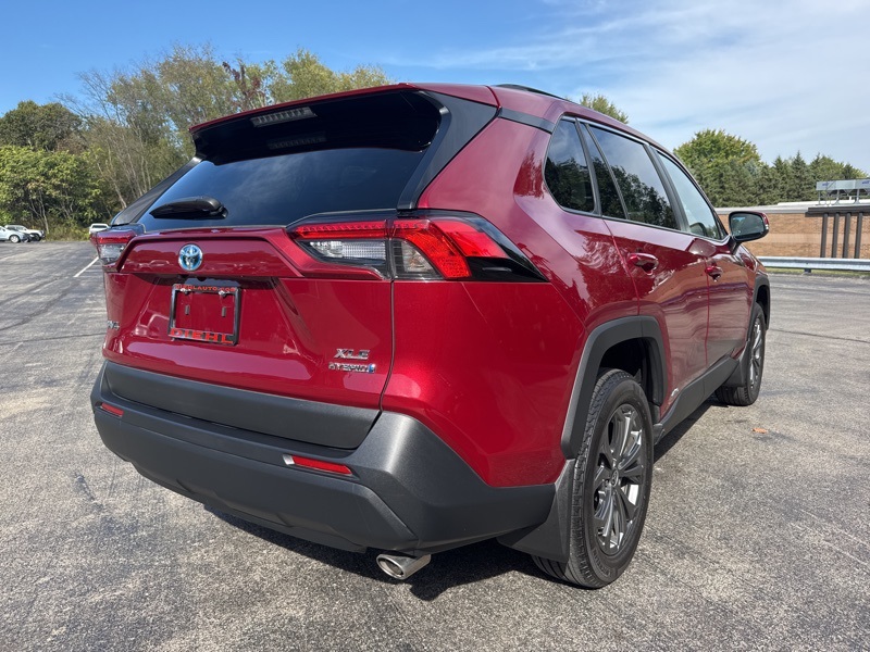 2024 Toyota RAV4 Hybrid XLE Premium photo 3