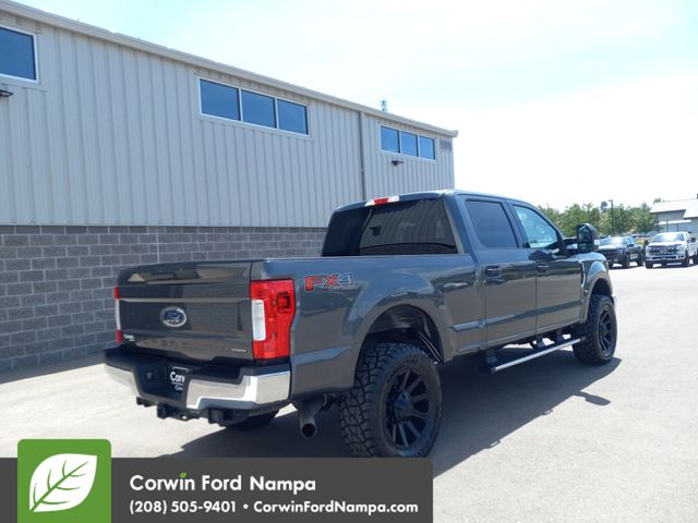 Used 2017 Gray Ford XLT image 3