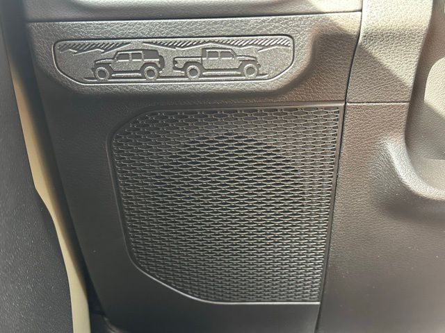 2025 Jeep Wrangler Rubicon photo 17