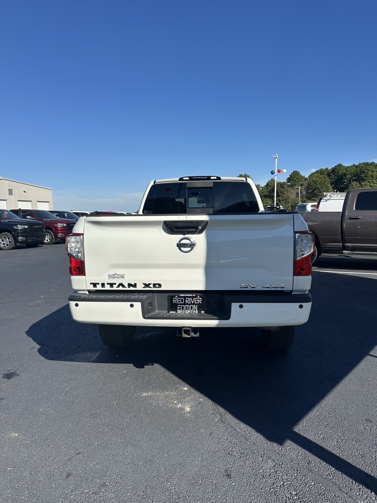 2016 Nissan Titan SV photo 3