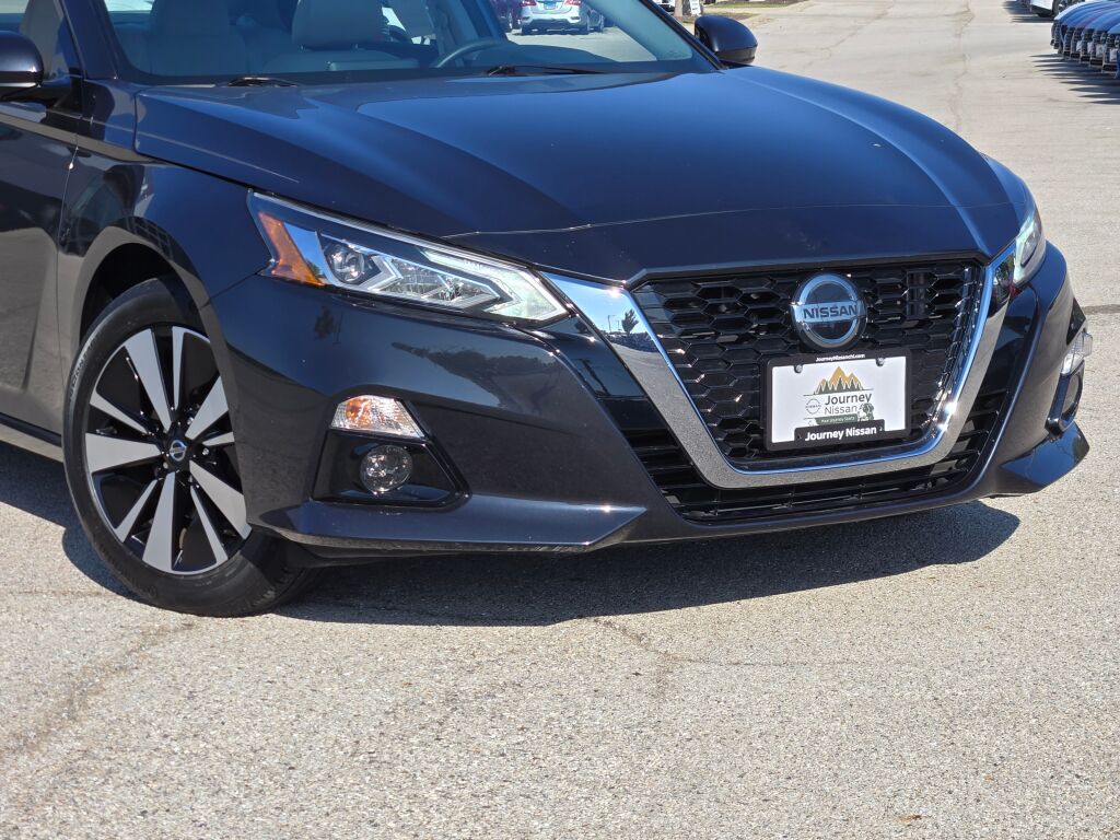 2020 Nissan Altima 2.5 SV photo 2