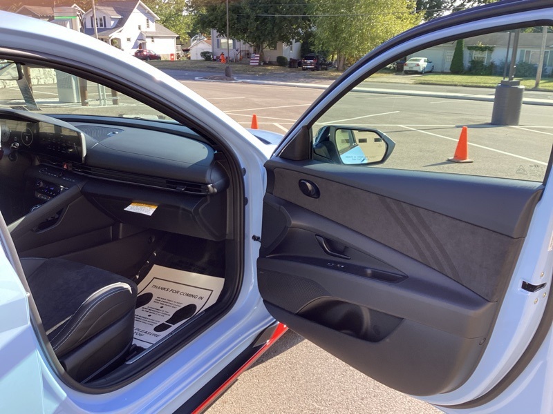 2025 Hyundai Elantra N Base photo 16