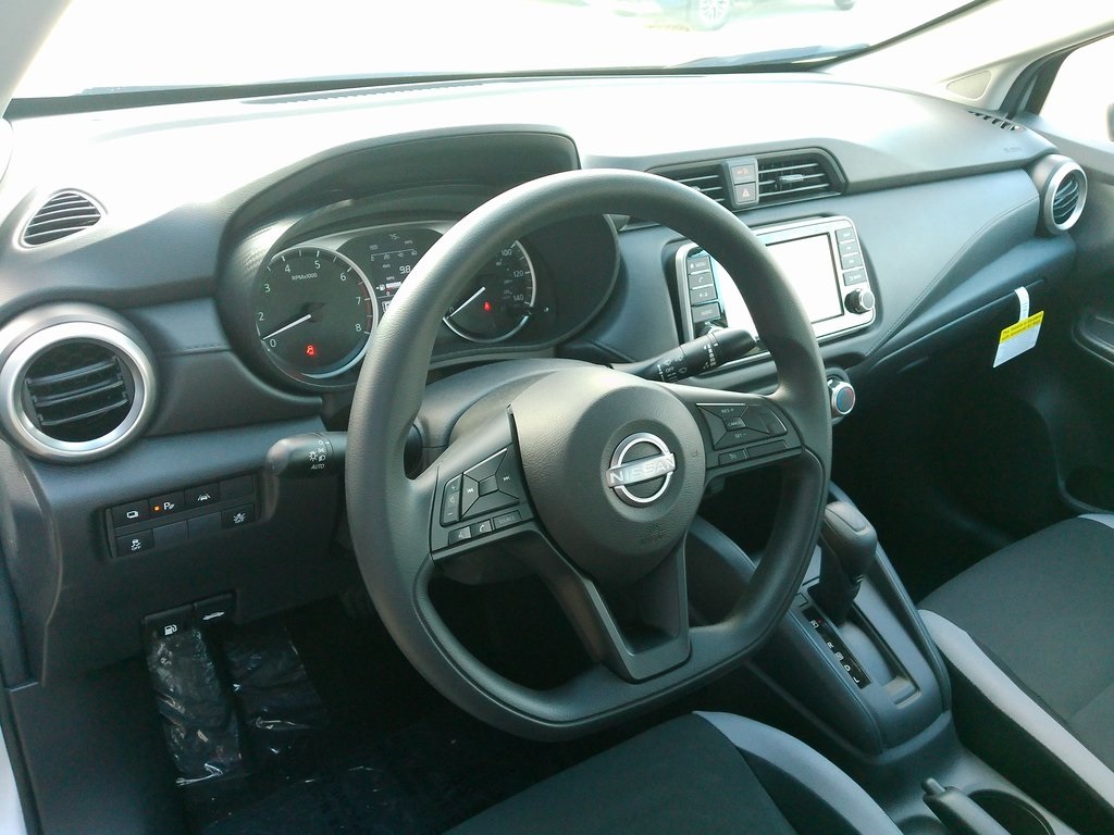 2025 Nissan Versa S photo 10