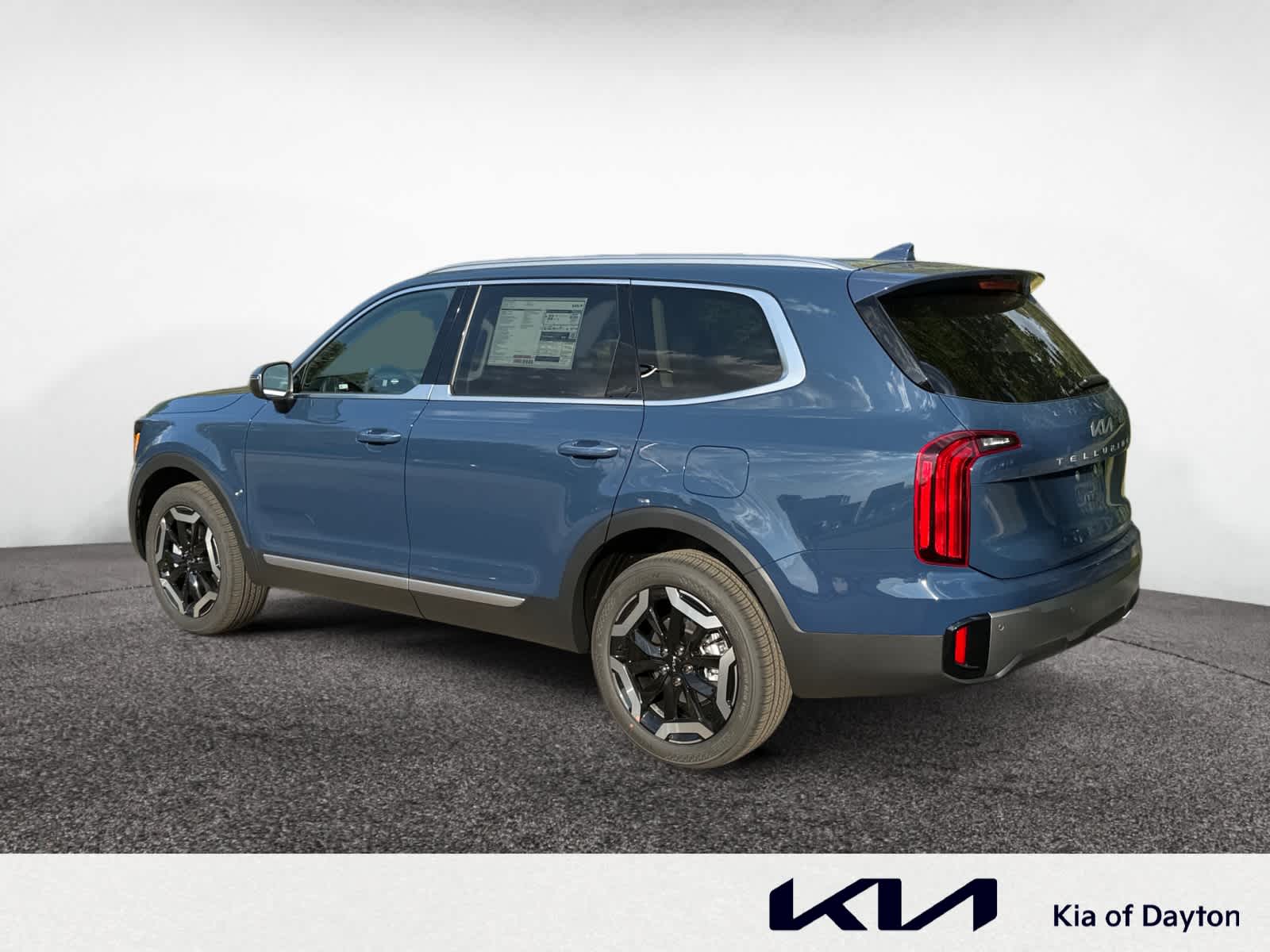 2025 Kia Telluride S photo 3
