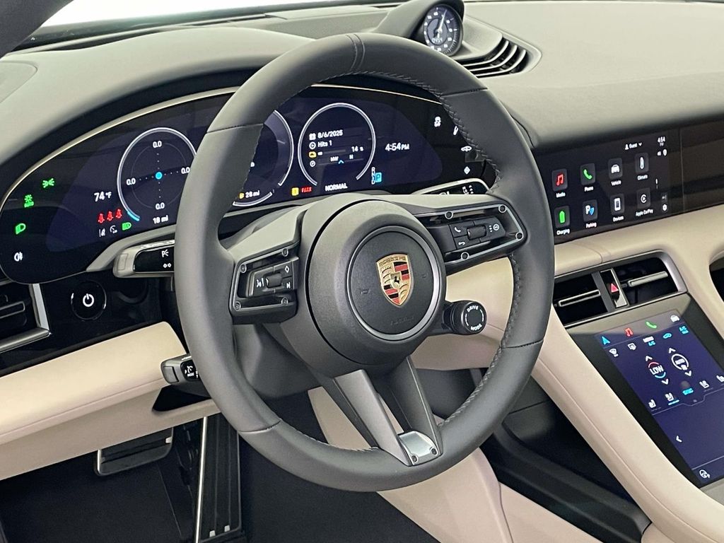 2025 Porsche Taycan photo 4