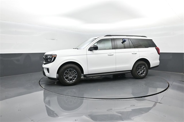 2025 Ford Expedition photo 2