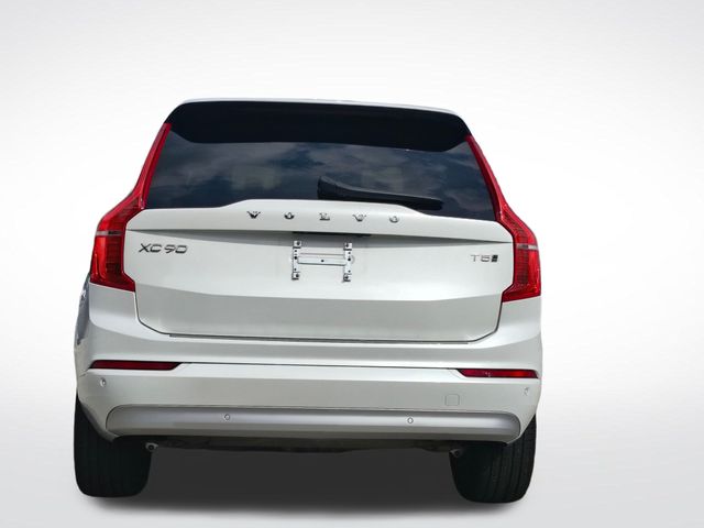 2022 Volvo XC90 T5 Momentum photo 8
